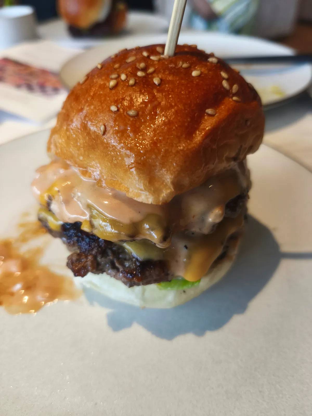 ランチブッフェで提供されたマリオットバーガー